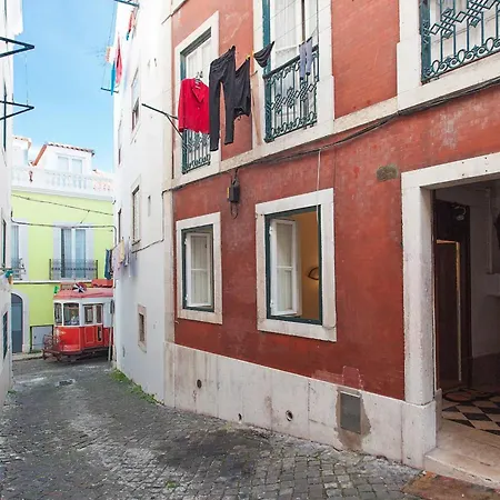 Whome Historical 2-bed Alfama Charm Appartamento Lisbona