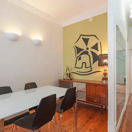 Apartmán Whome Historical 2-bed Alfama Charm *